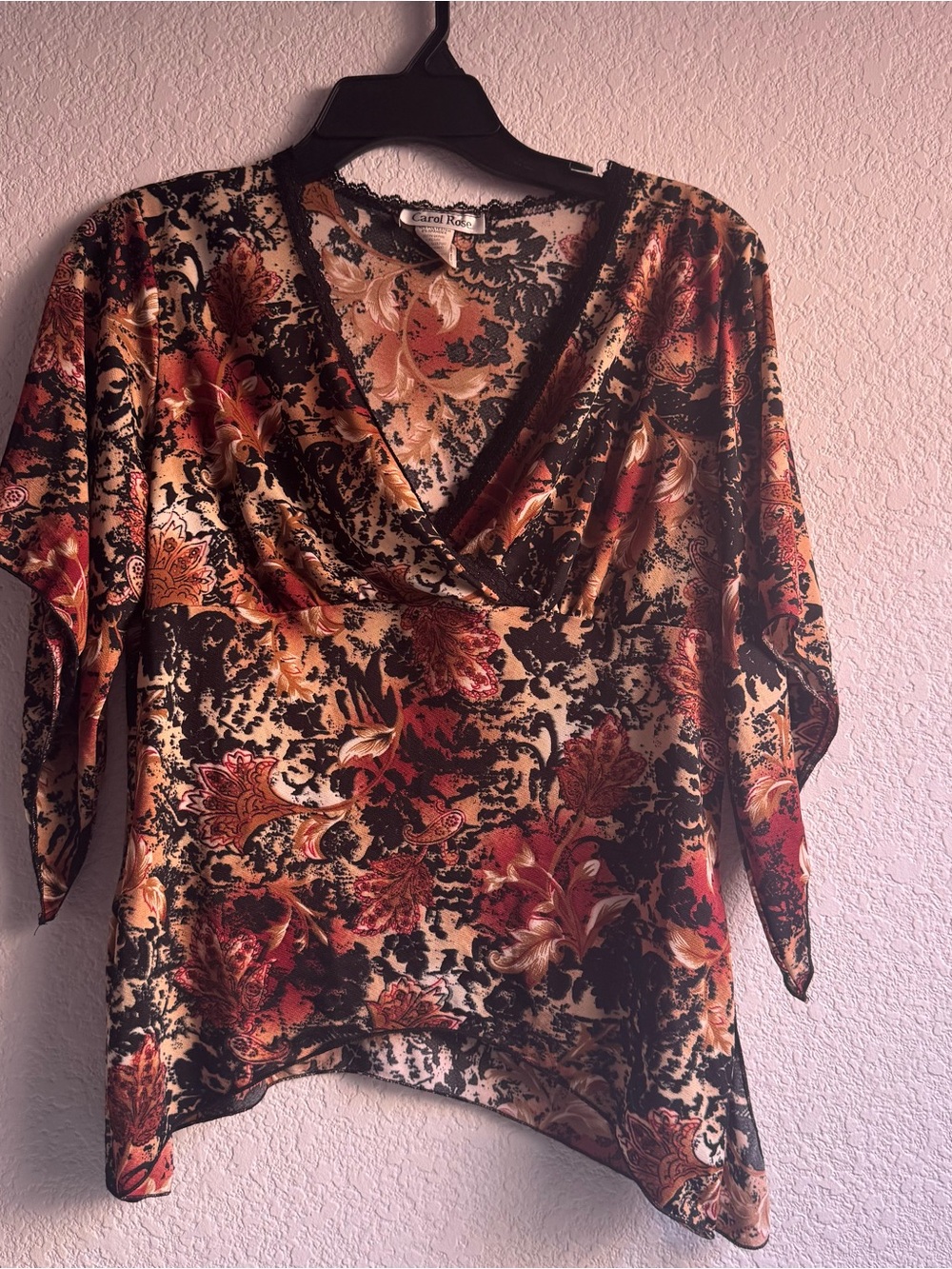 Carol Rose Flora Blouse Short flowy sleeves lace lined neck, chest Small